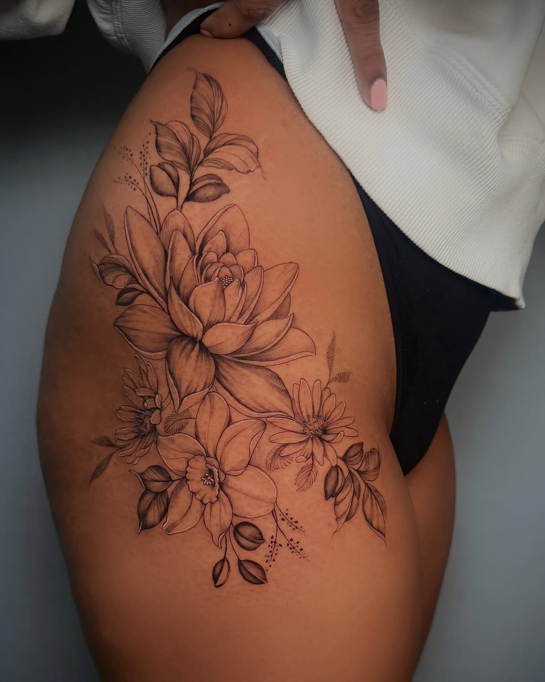 Tattoo by @yuliiitattoo — fine_line, black_and_grey