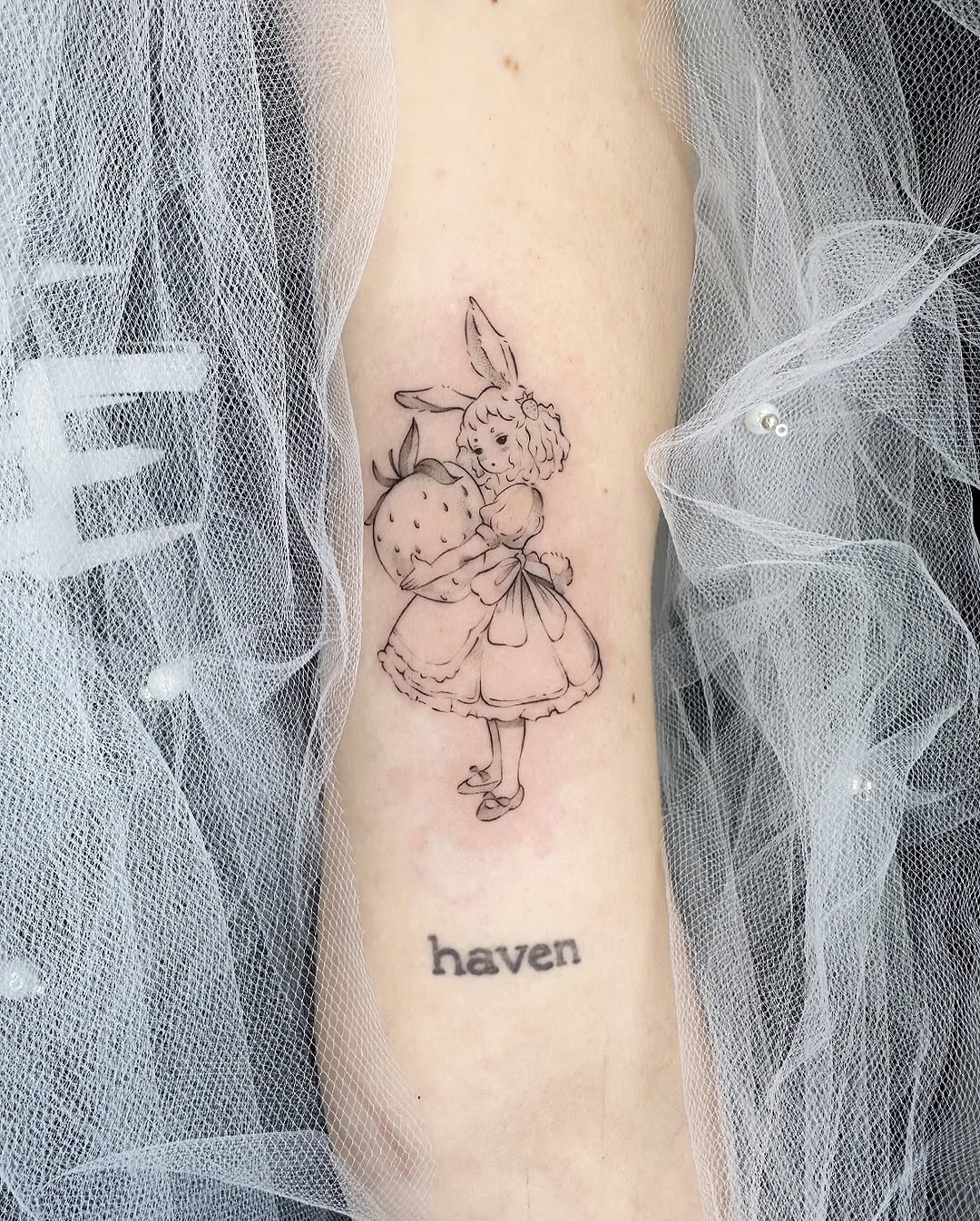 Tattoo by @yumee.ink — fine_line, illustrative