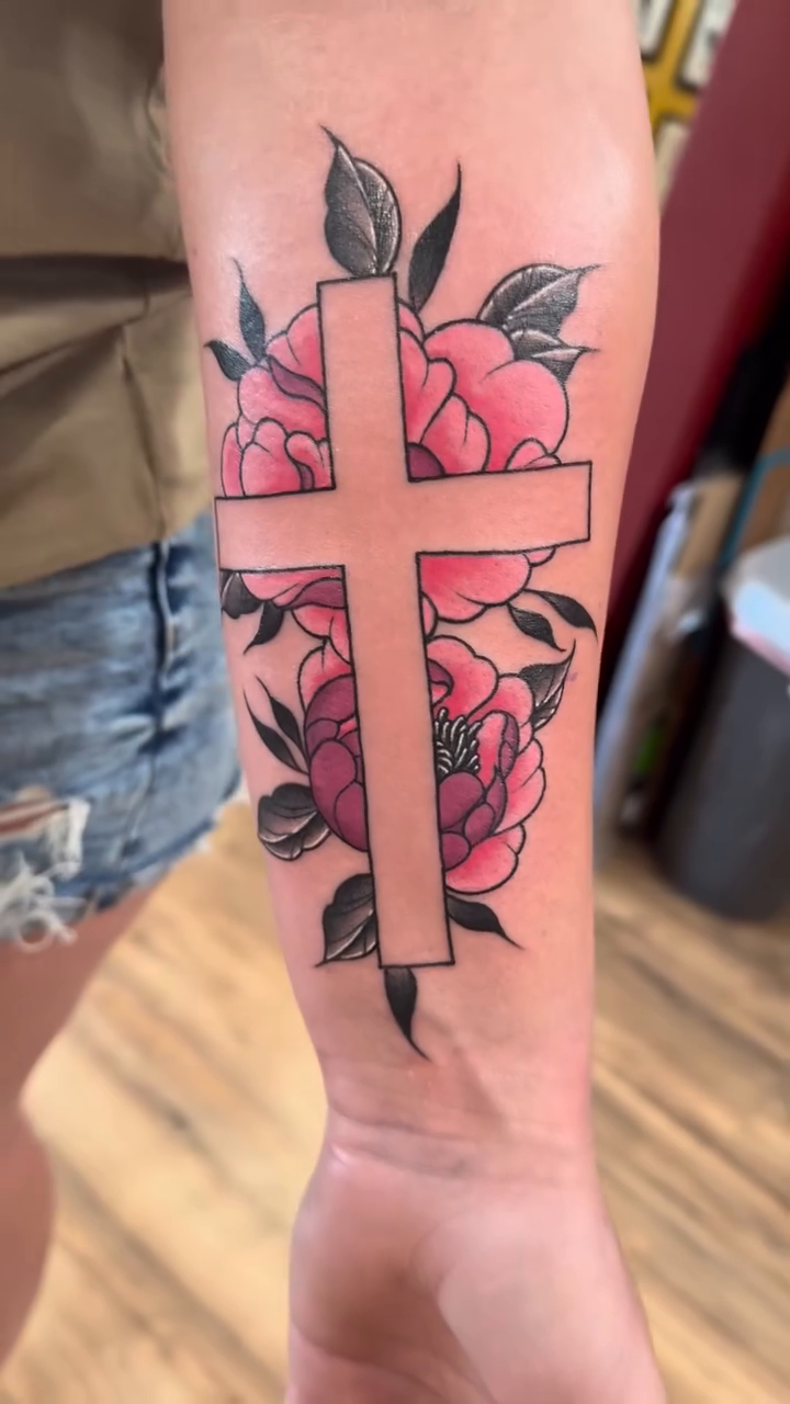 Tattoo by @queenieink โ neo_traditional