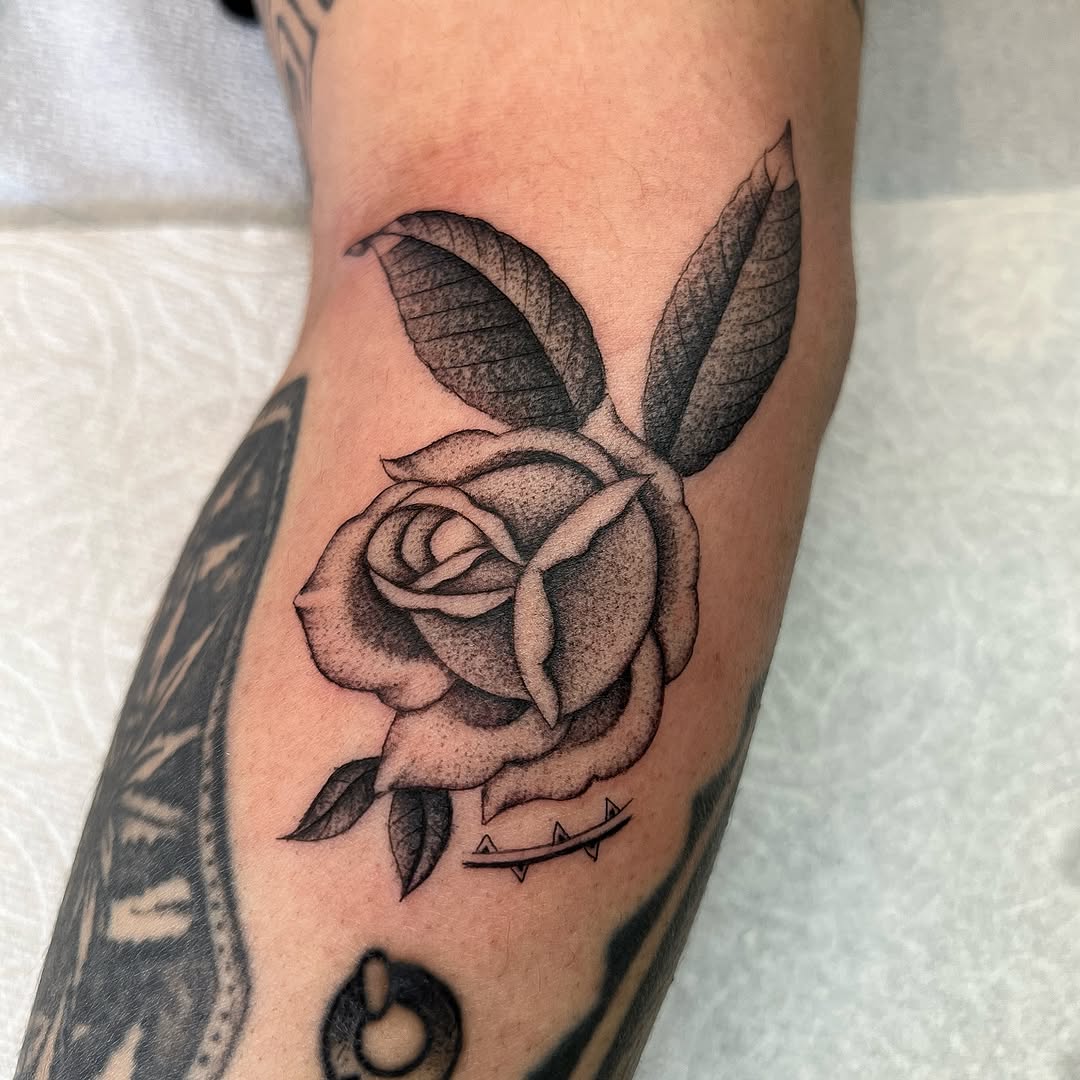 Tattoo by @gloomlacruz — black_and_grey
