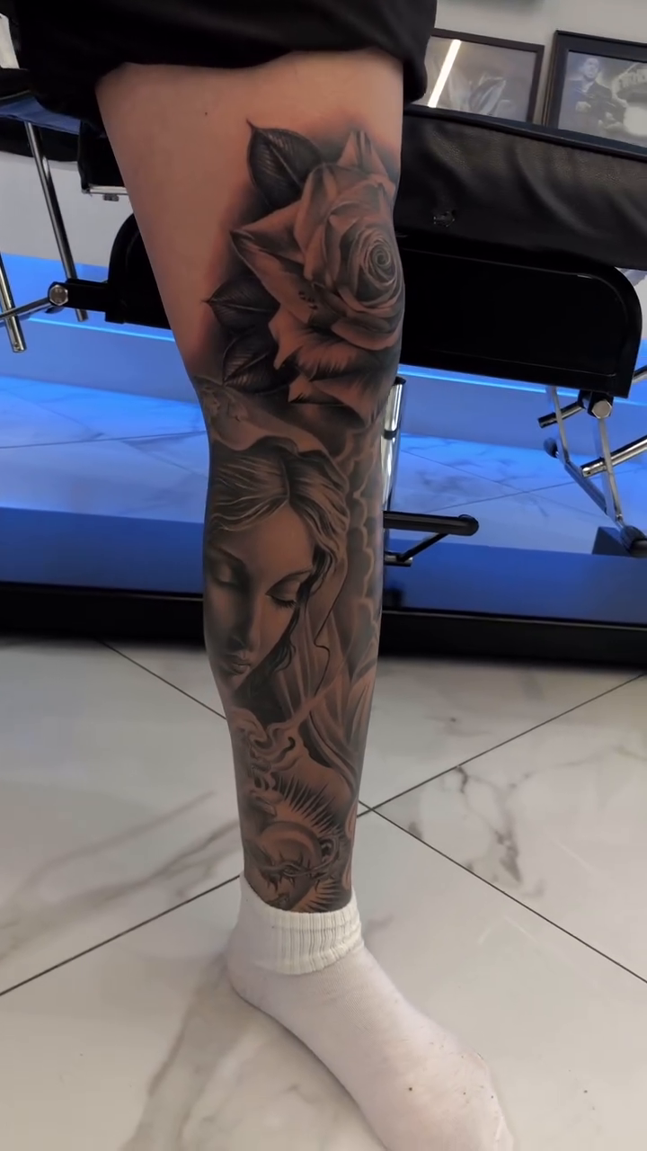 Tattoo by @lasuenink — realism, black_and_grey