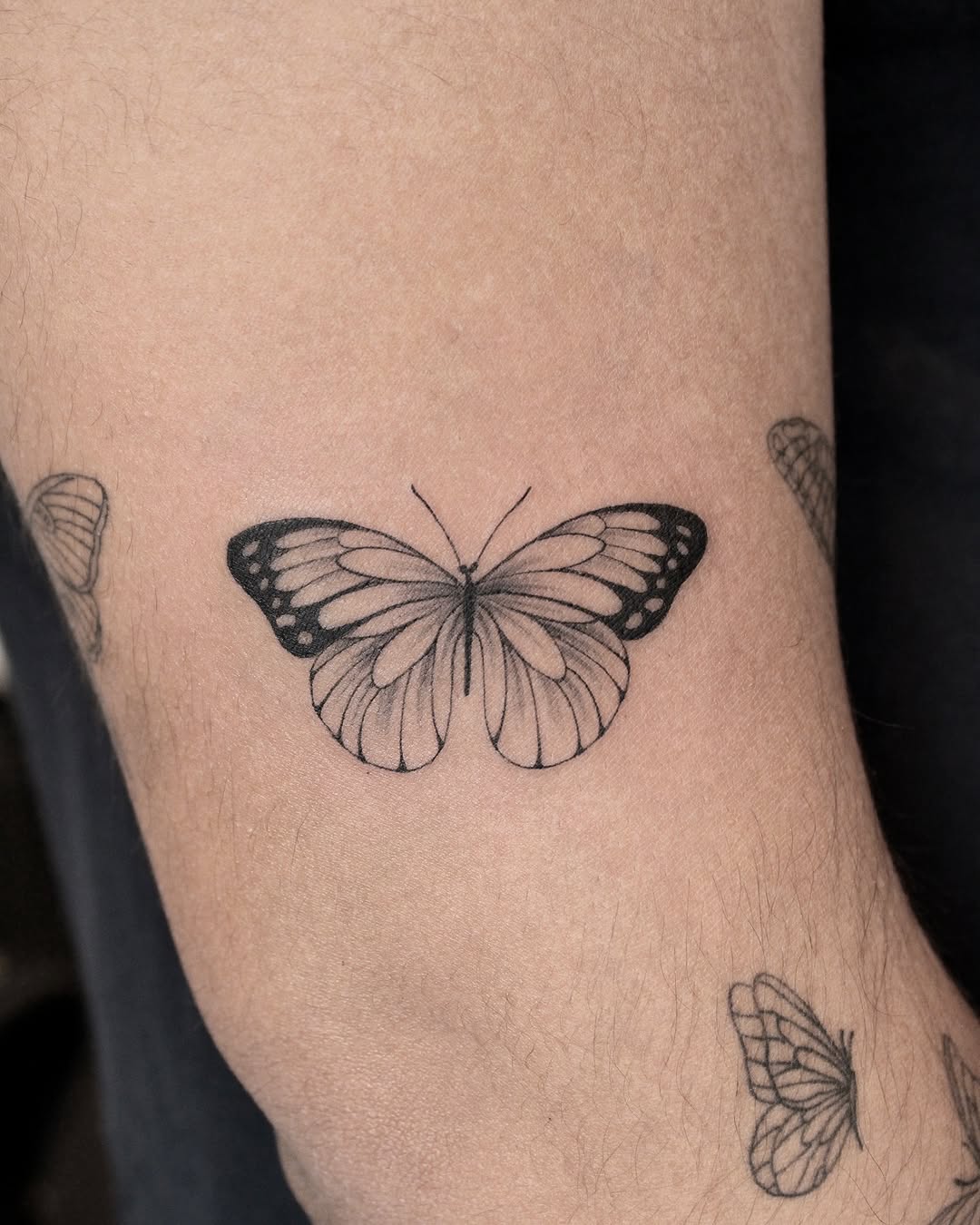 Tattoo by @ayalas._.ink — fine_line, illustrative