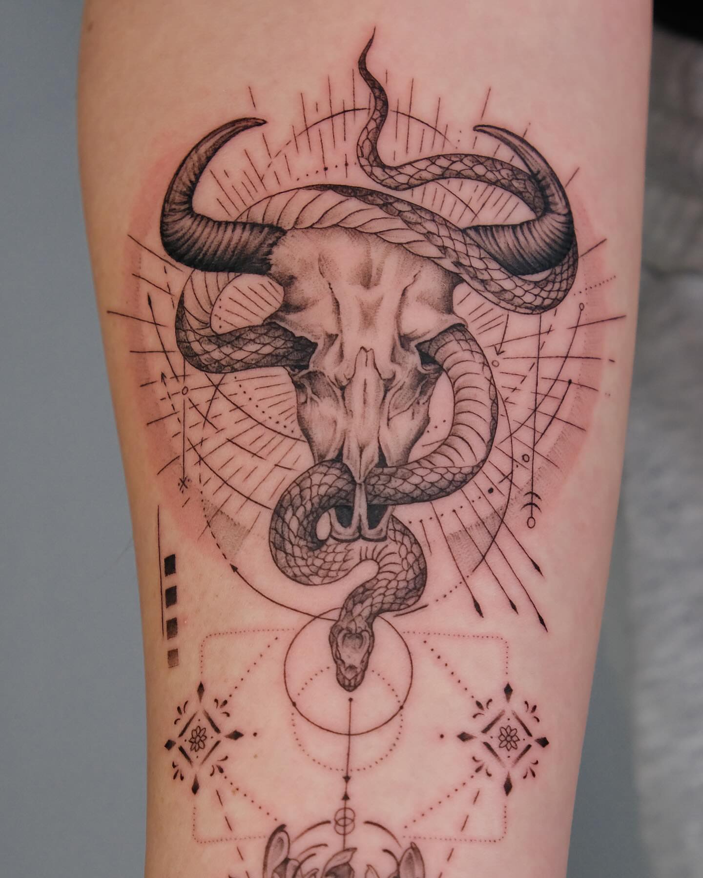 Tattoo by @zaytattoos β black_and_grey, geometric