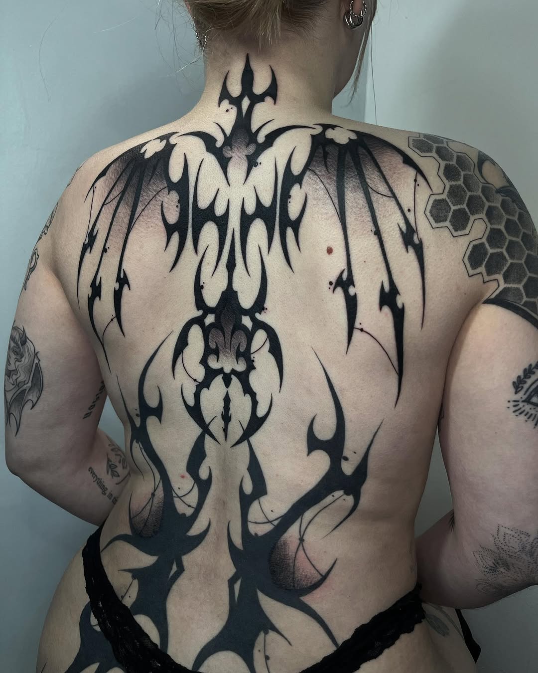 Tattoo by @tys.tattoos12 โ blackwork