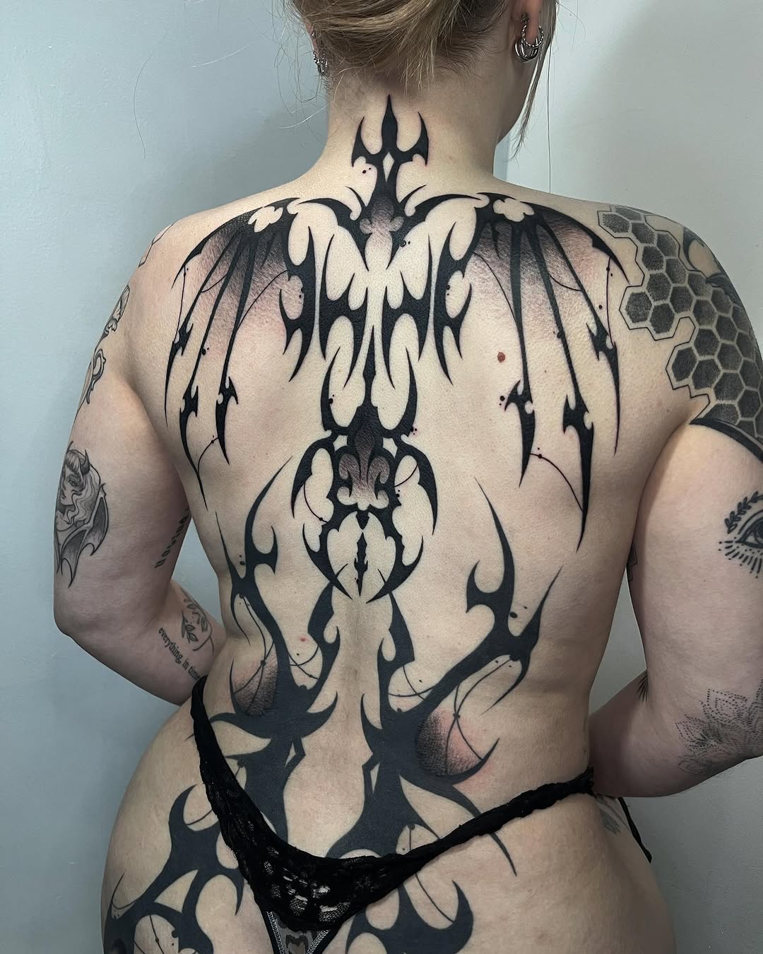Tattoo by @tys.tattoos12 โ blackwork