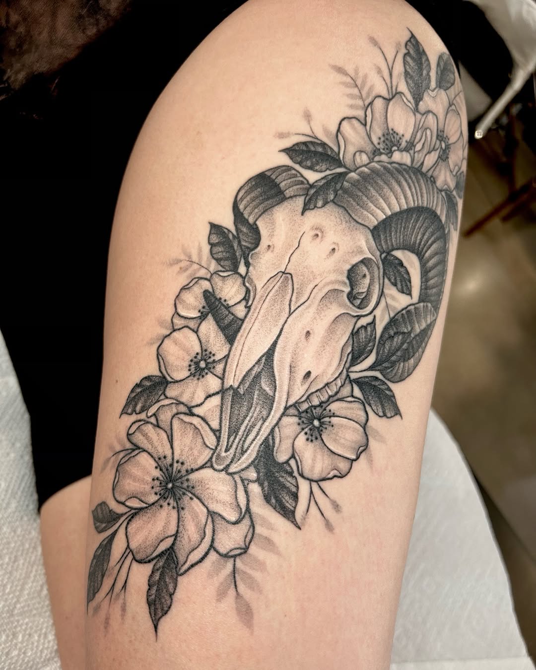 Tattoo by @jennietiesman — black_and_grey, realism