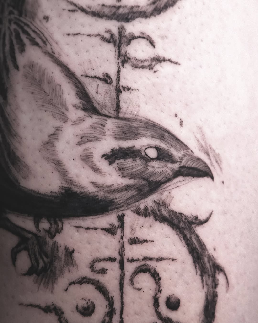 Tattoo by @hanakaki_tattoos โ blackwork