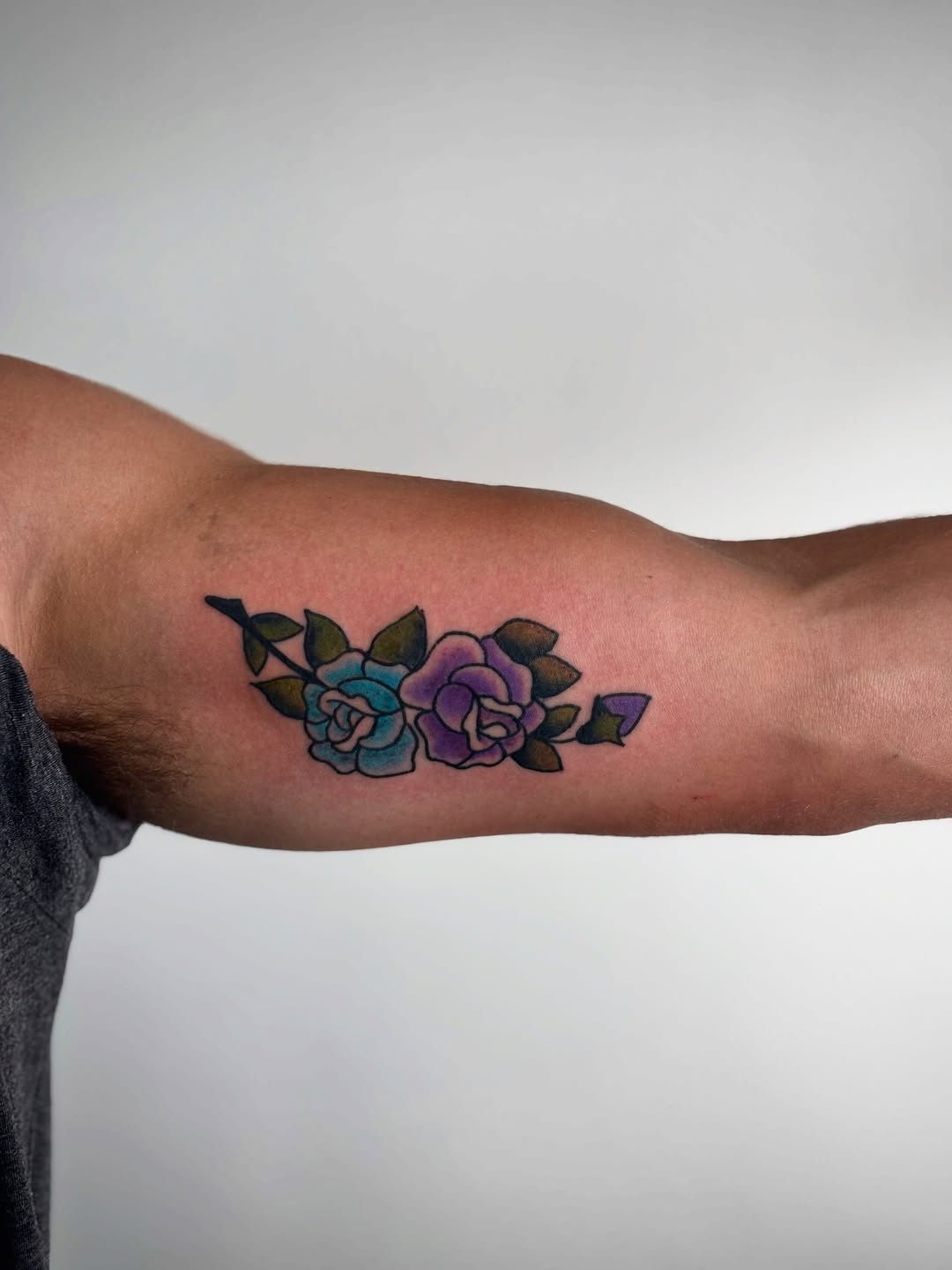 Tattoo by @saintsicaria — american_traditional