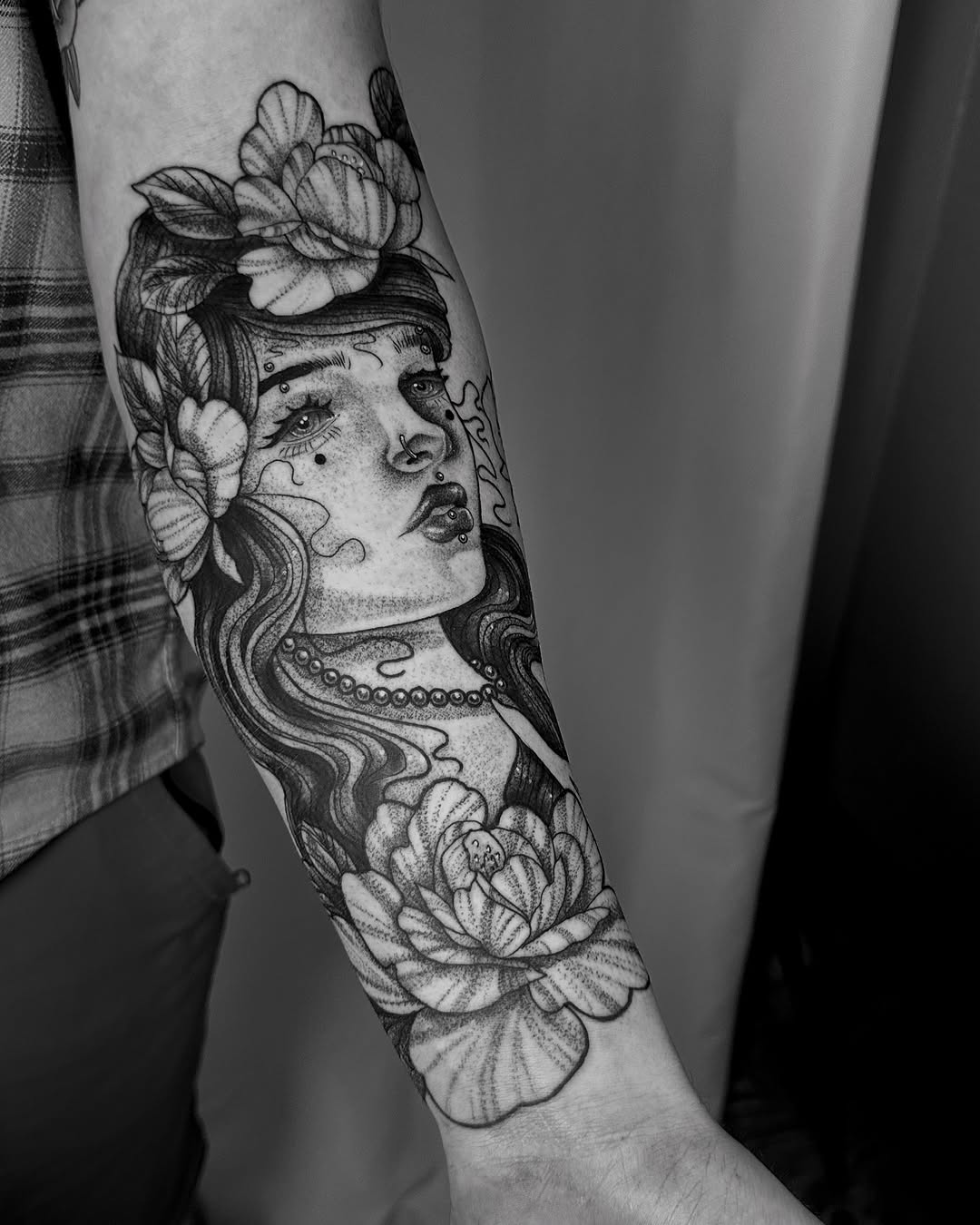 Tattoo by @bumbleknee_tattoos — black_and_grey, dotwork