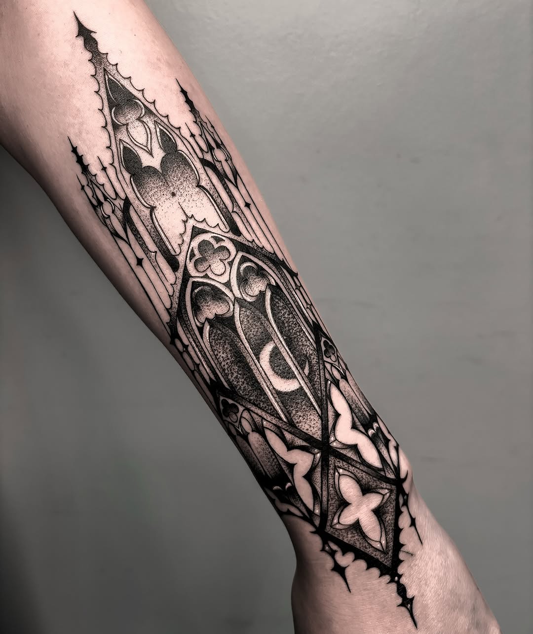 Tattoo by @jadeddesireetattoo — blackwork