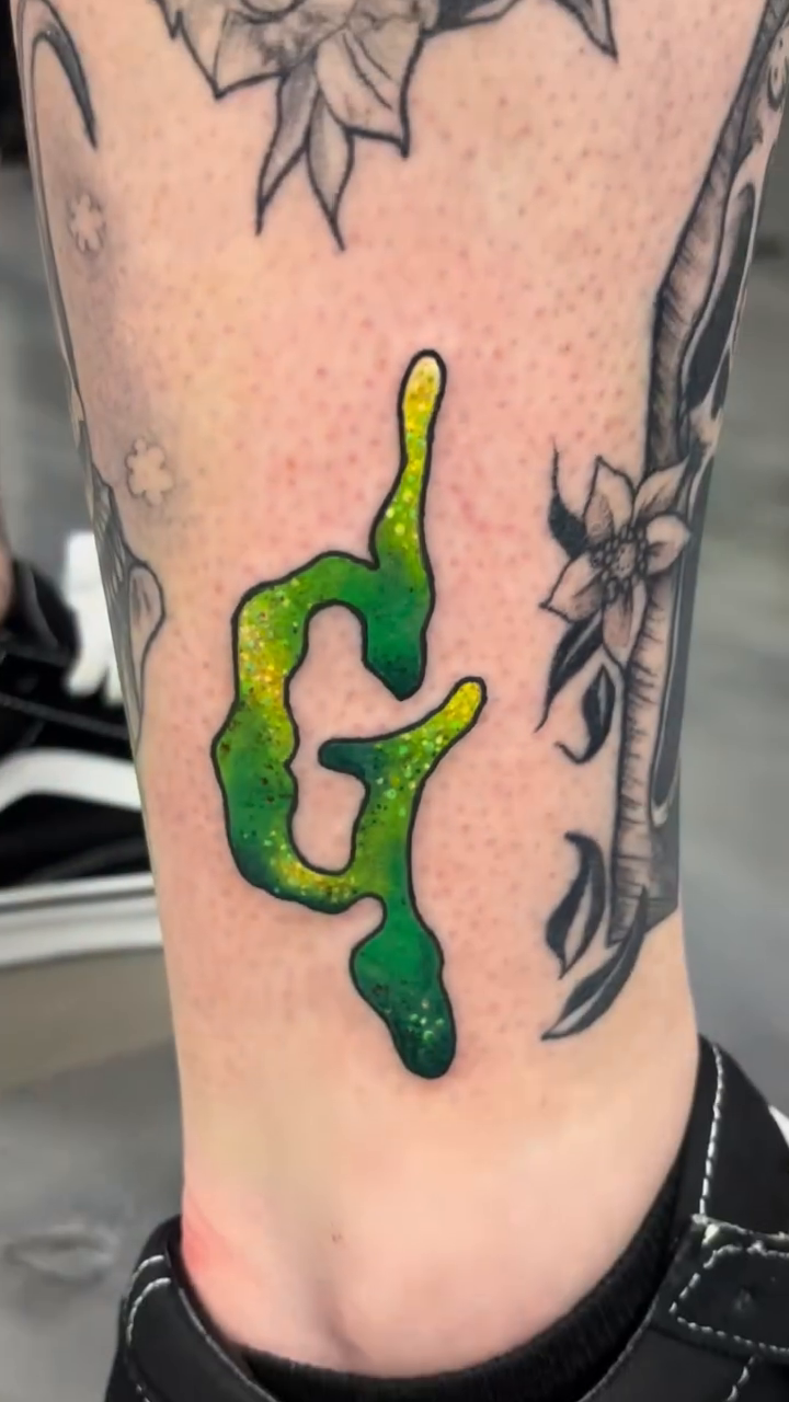 Tattoo by @saras_artistic_adventures — new_school