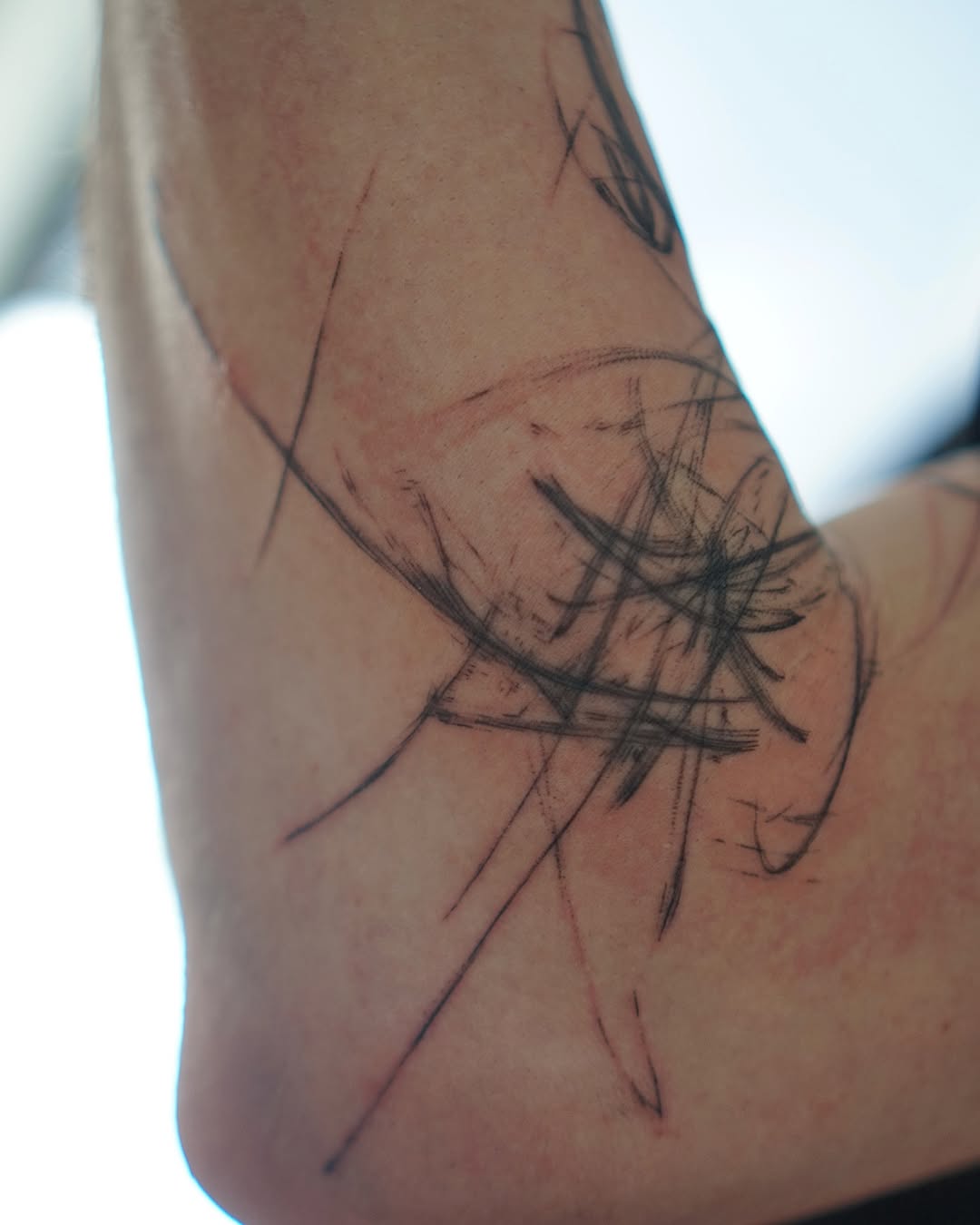Tattoo by @0one_tattoo — illustrative, sketch