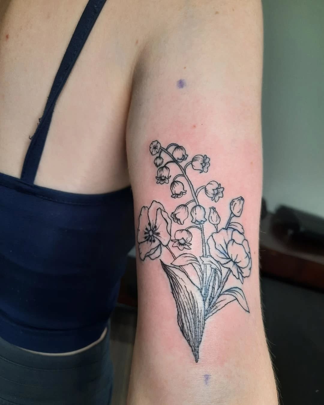 Tattoo by @jabbedbyjess — fine_line, illustrative