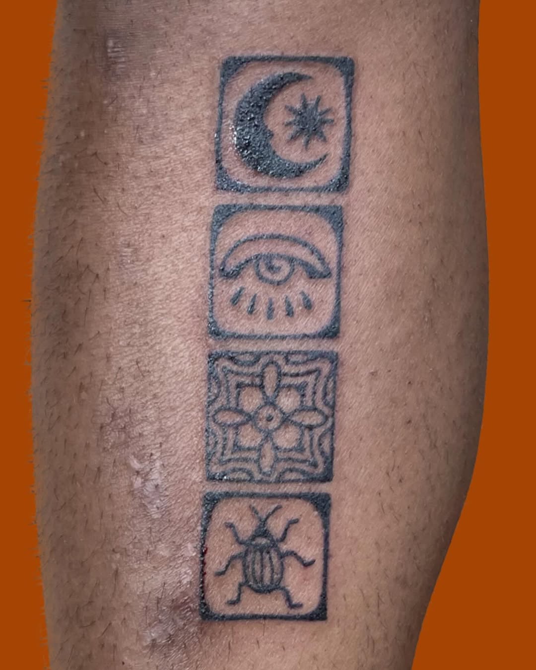 Tattoo by @rachelradiant — blackwork