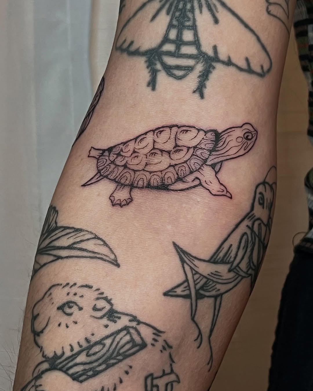 Tattoo by @rachelradiant — fine_line