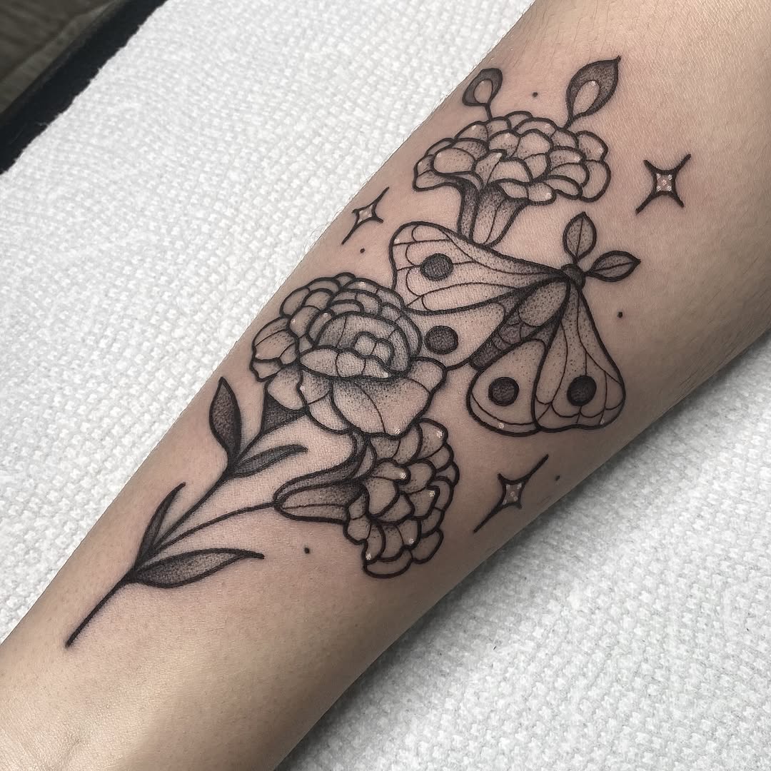 Tattoo by @beltanebeetattoo — fine_line, dotwork