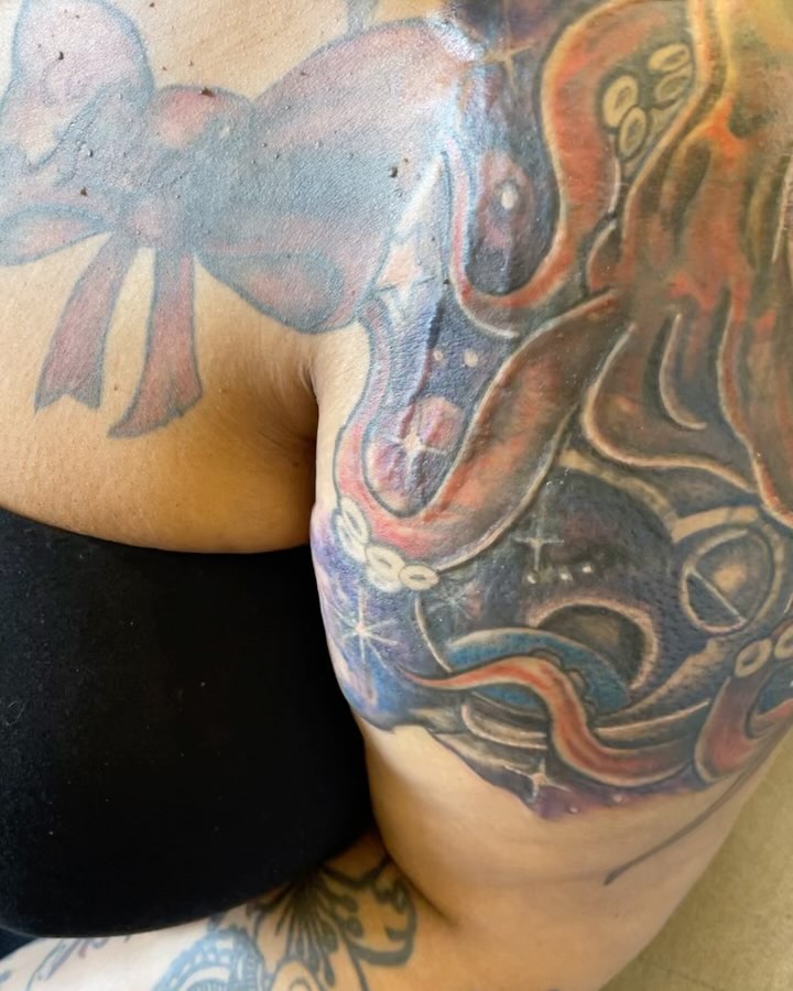 Tattoo by @da_madtatter — illustrative, realism