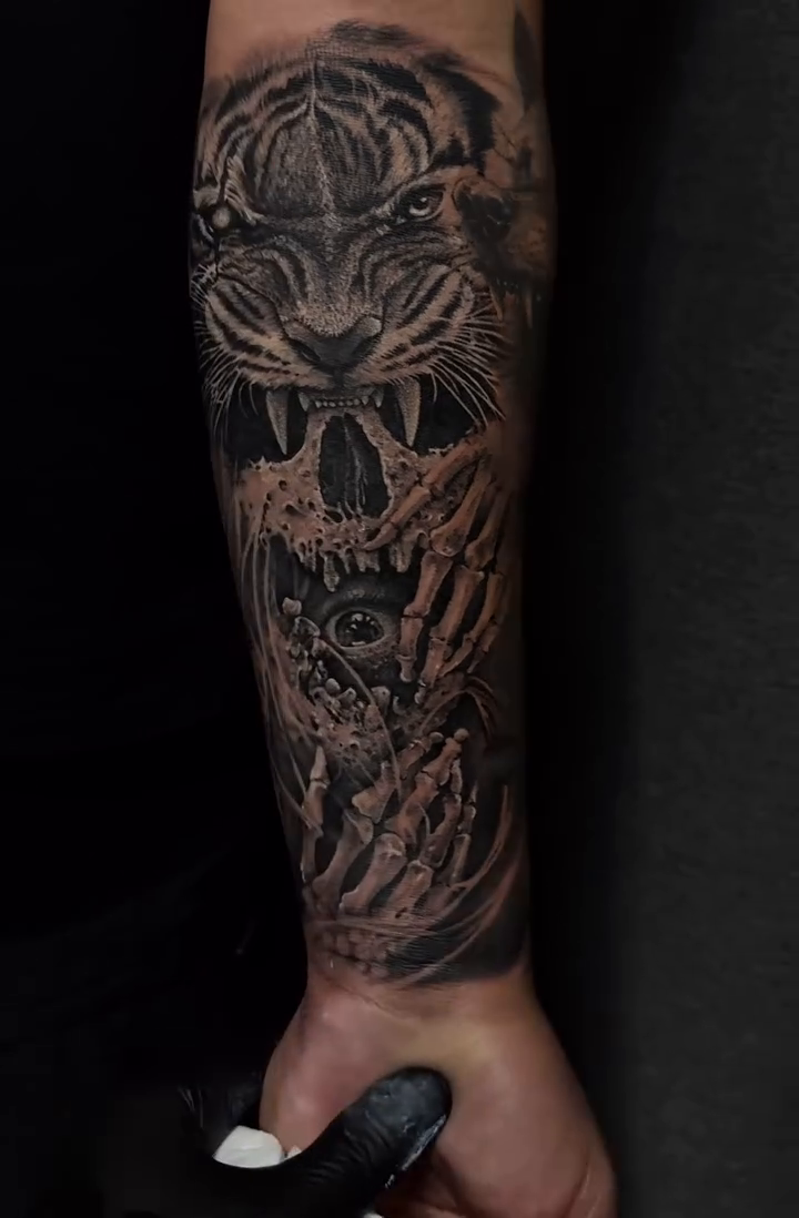 Tattoo by @3k_tat_too — realism, dark_realism