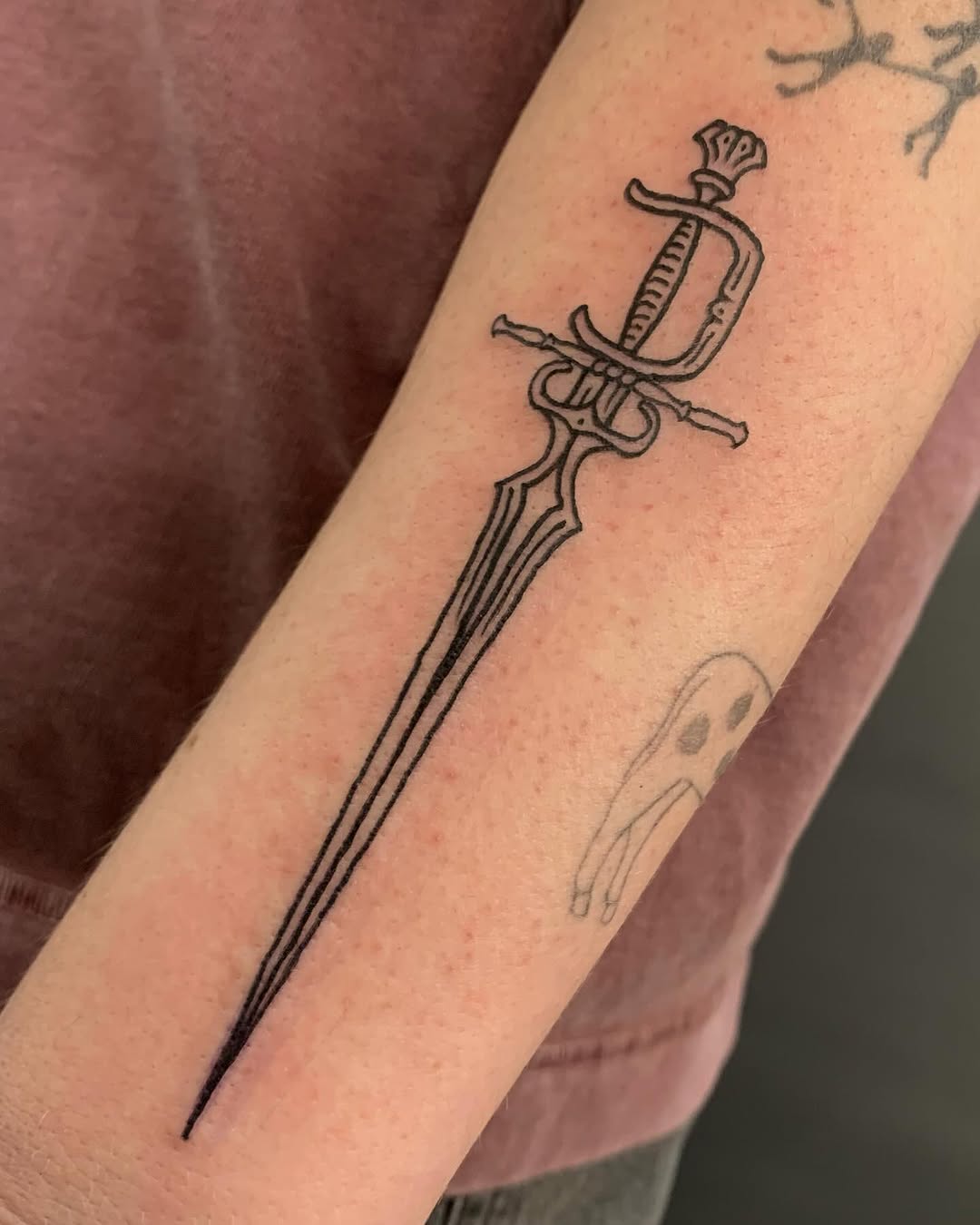 Tattoo by @ratbabytattoos โ fine_line