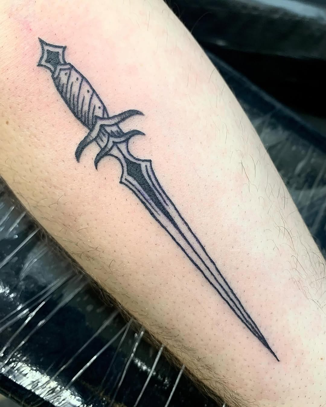 Tattoo by @ratbabytattoos โ blackwork