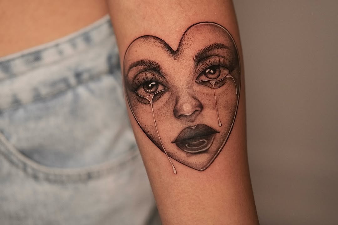 Tattoo by @ninnalopesart — realism, black_and_grey