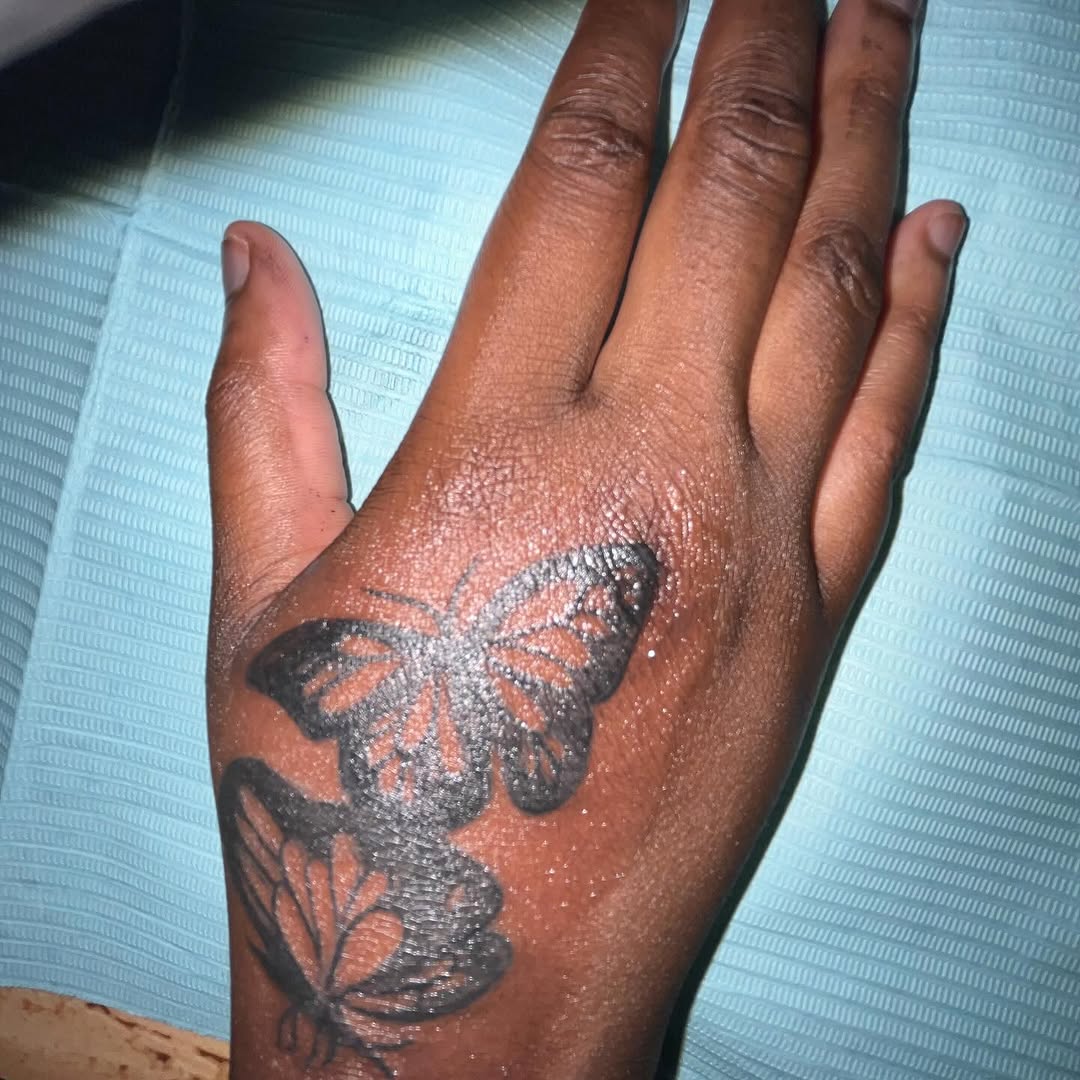Tattoo by @eunoiatattoos_ — fine_line