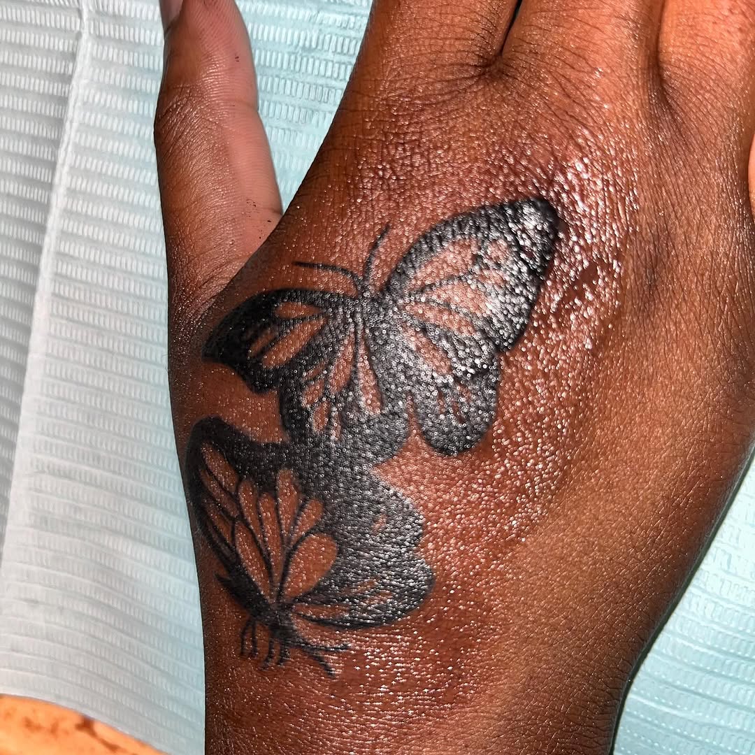 Tattoo by @eunoiatattoos_ — fine_line