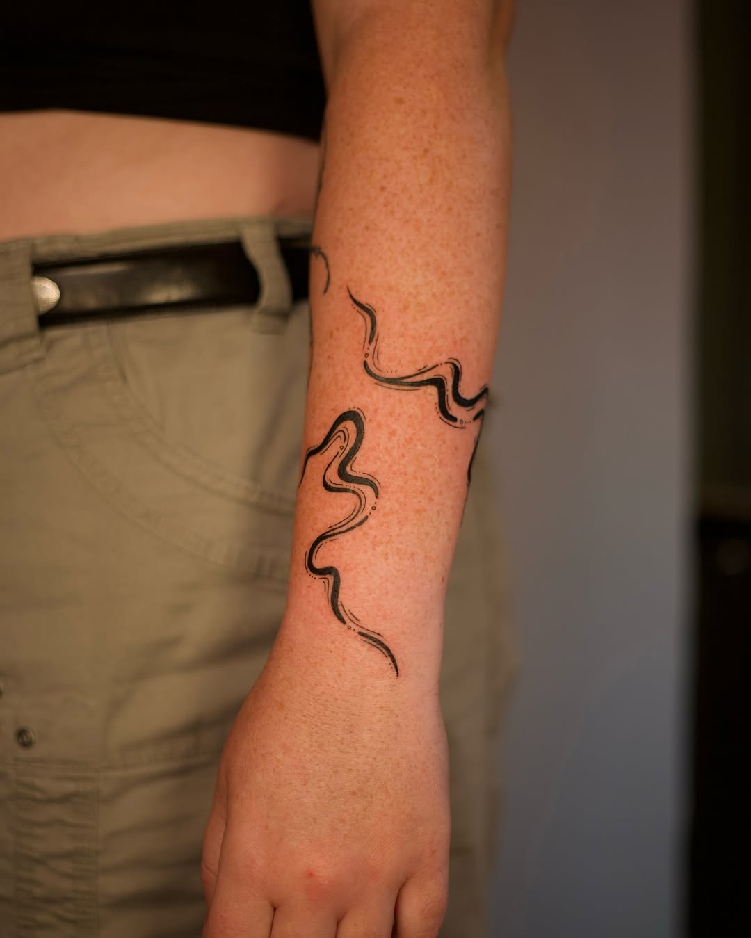 Tattoo by @gingerteatattoos — blackwork, minimalist