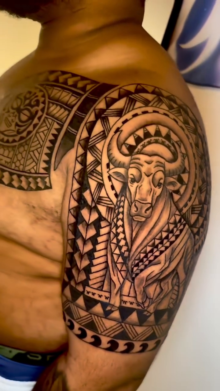Tattoo by @ivyleetattoo — tribal, blackwork