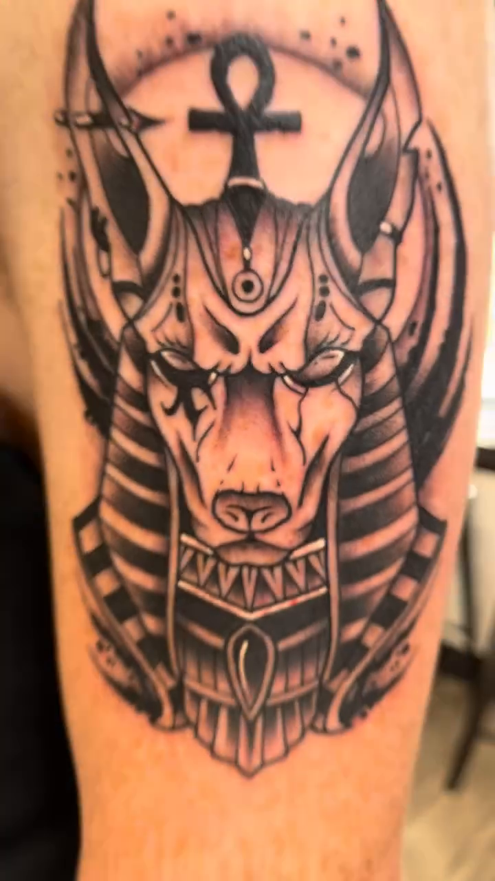 Tattoo by @zepeda.ld — black_and_grey, illustrative