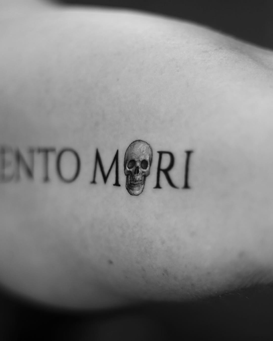 Tattoo by @arthurkossoski — lettering_script, black_and_grey