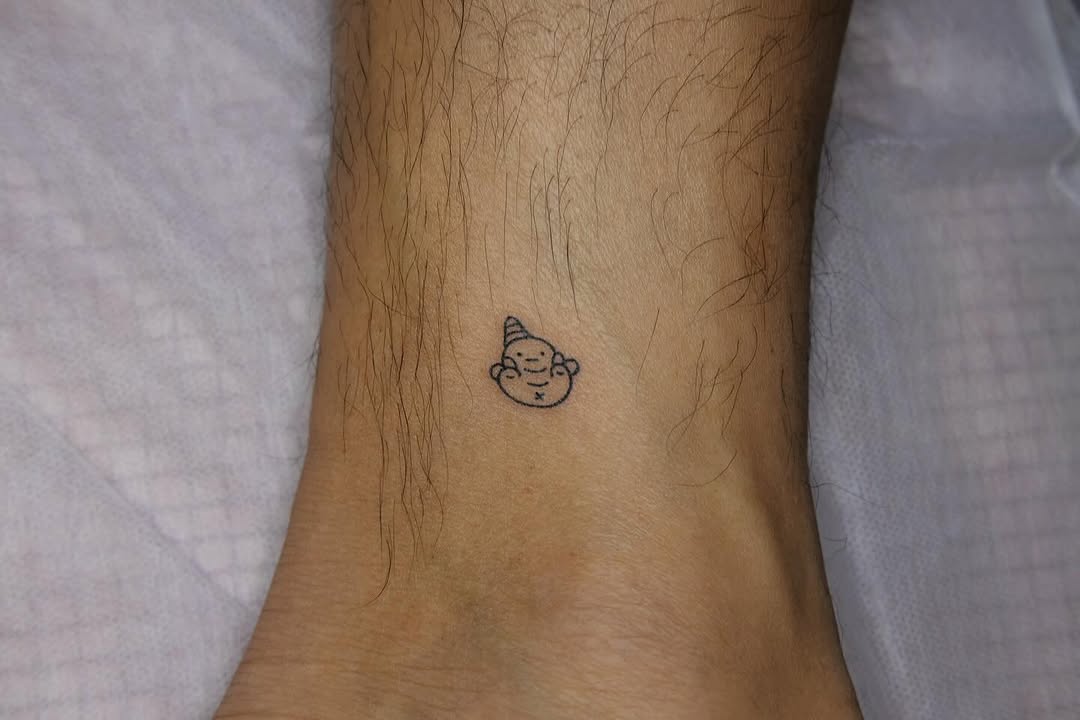 Tattoo by @anozz.tat — fine_line, minimalist