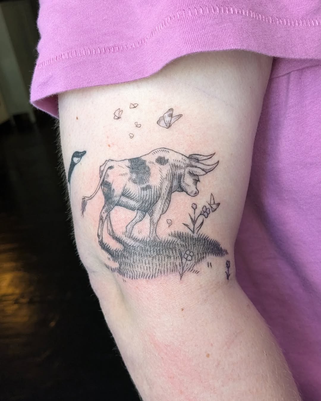 Tattoo by @snakesinmydreams โ blackwork