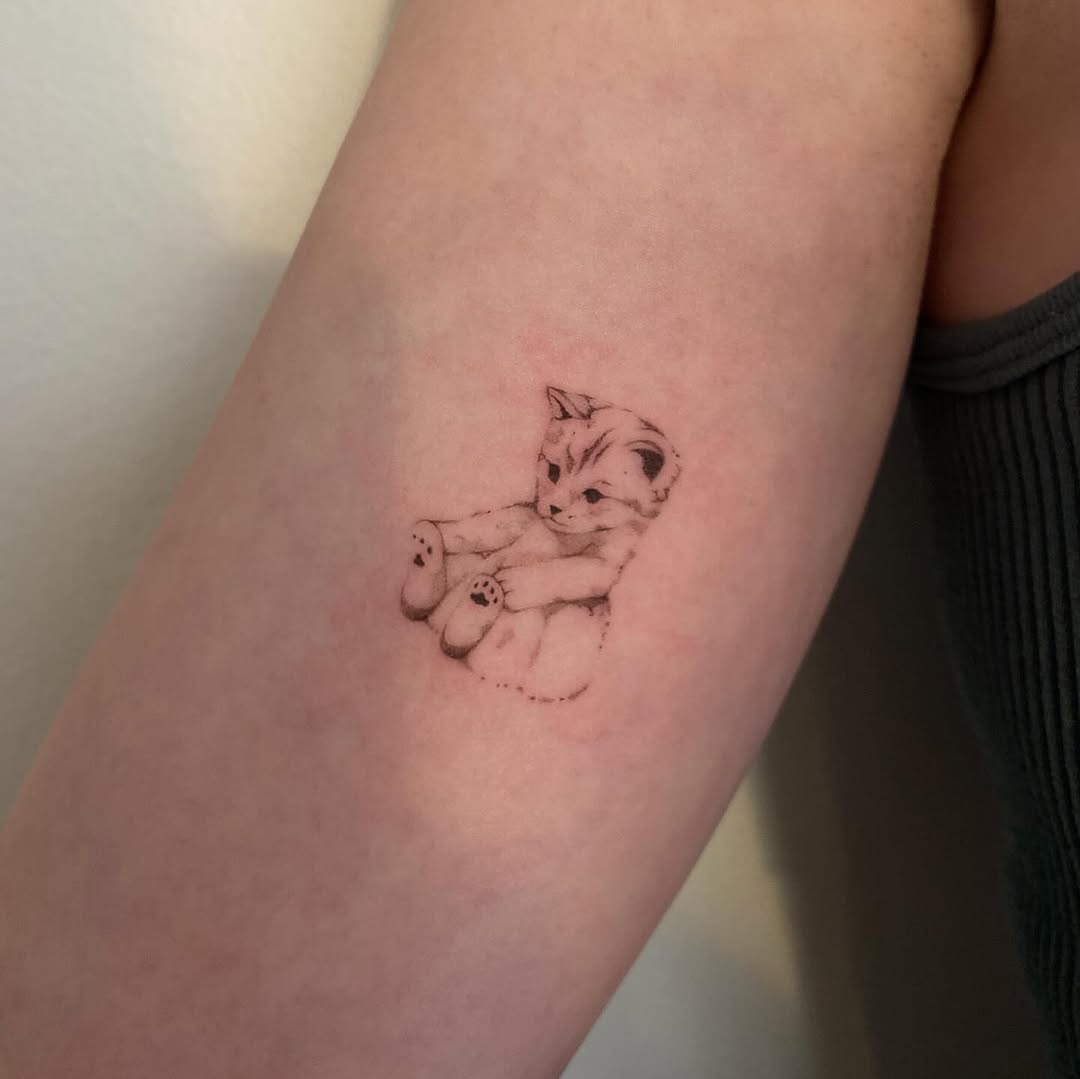 Tattoo by @lunafterdark.tattoos — fine_line, realism