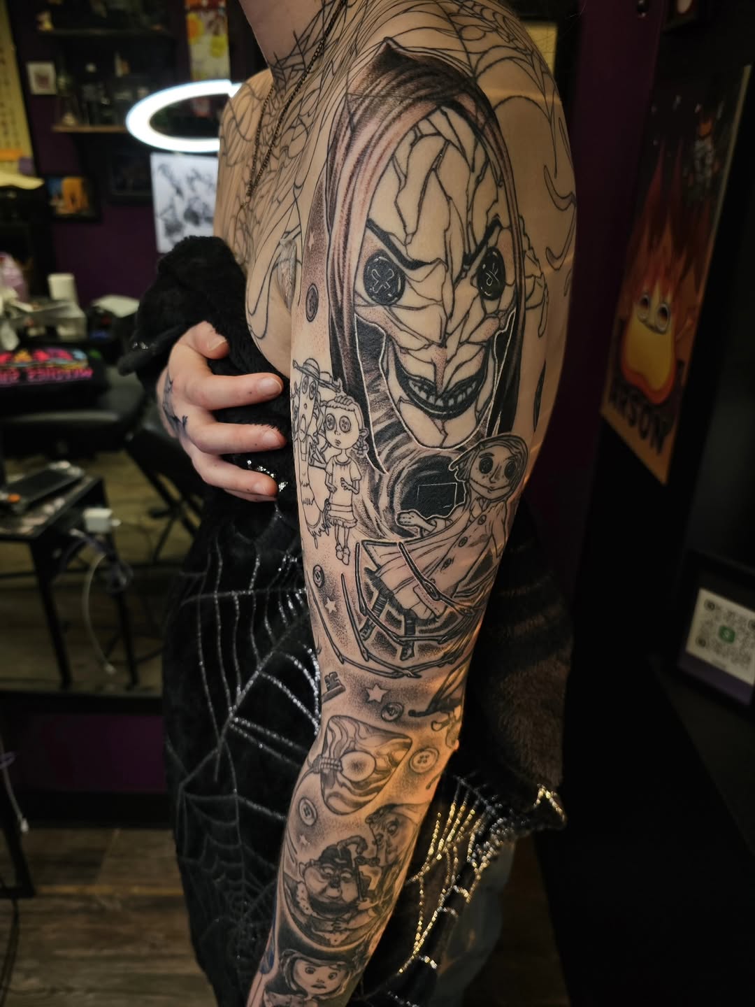 Tattoo by @tatoutofhell — black_and_grey, illustrative