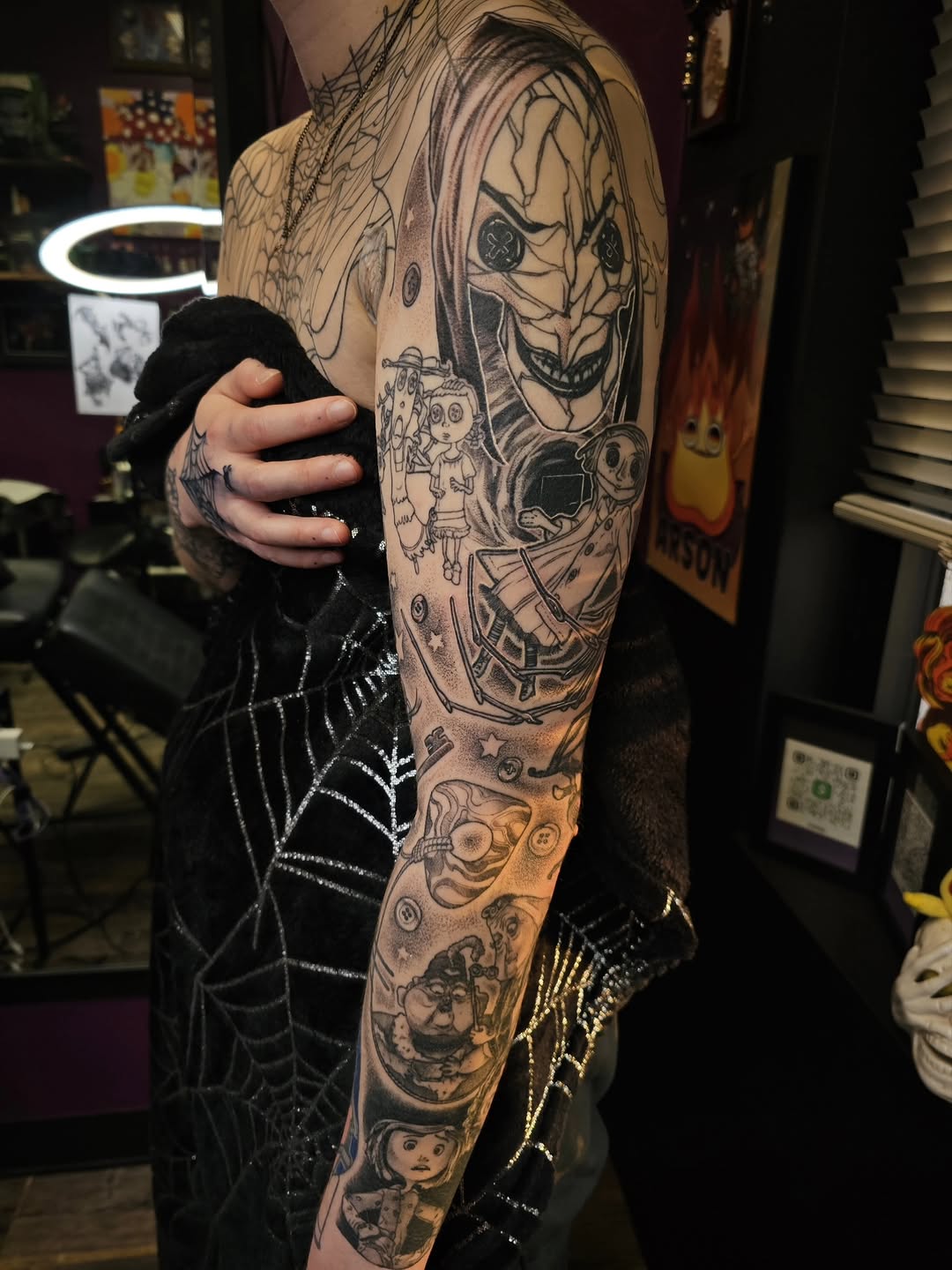 Tattoo by @tatoutofhell — black_and_grey, illustrative