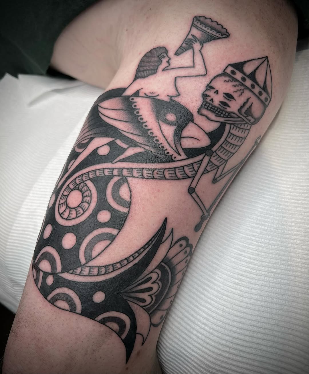 Tattoo by @david_tattselhoff — american_traditional, blackwork