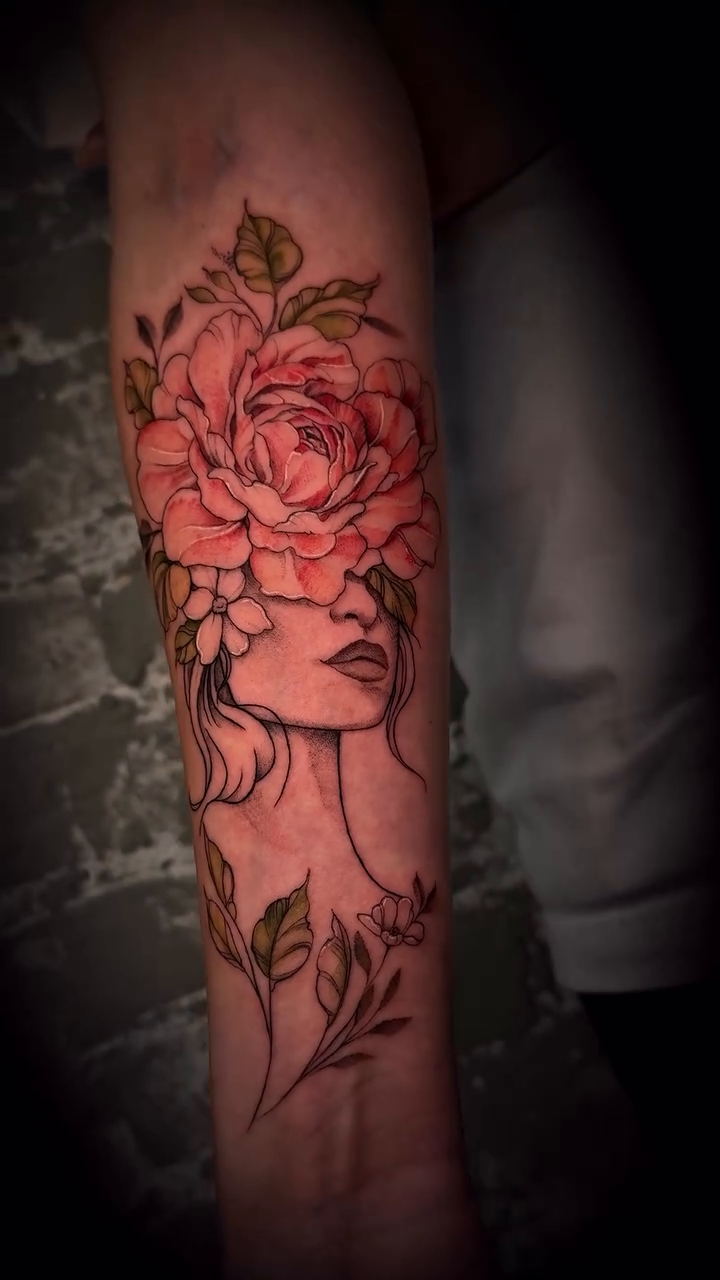 Tattoo by @yuliiitattoo — neo_traditional, fine_line