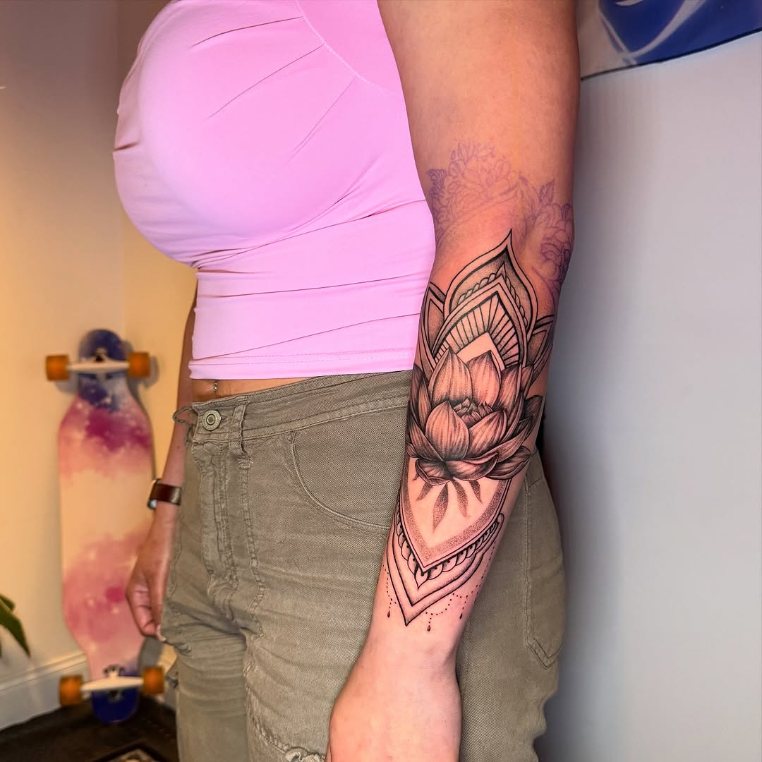 Tattoo by @ivyleetattoo — black_and_grey, geometric