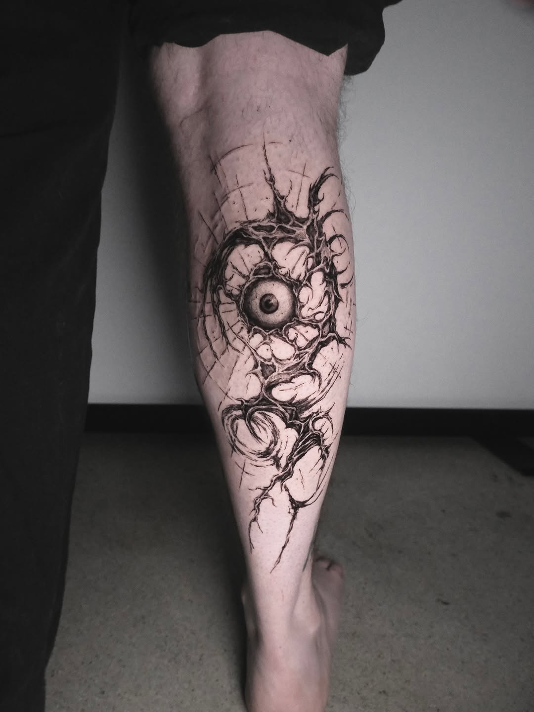 Tattoo by @hanakaki_tattoos โ blackwork