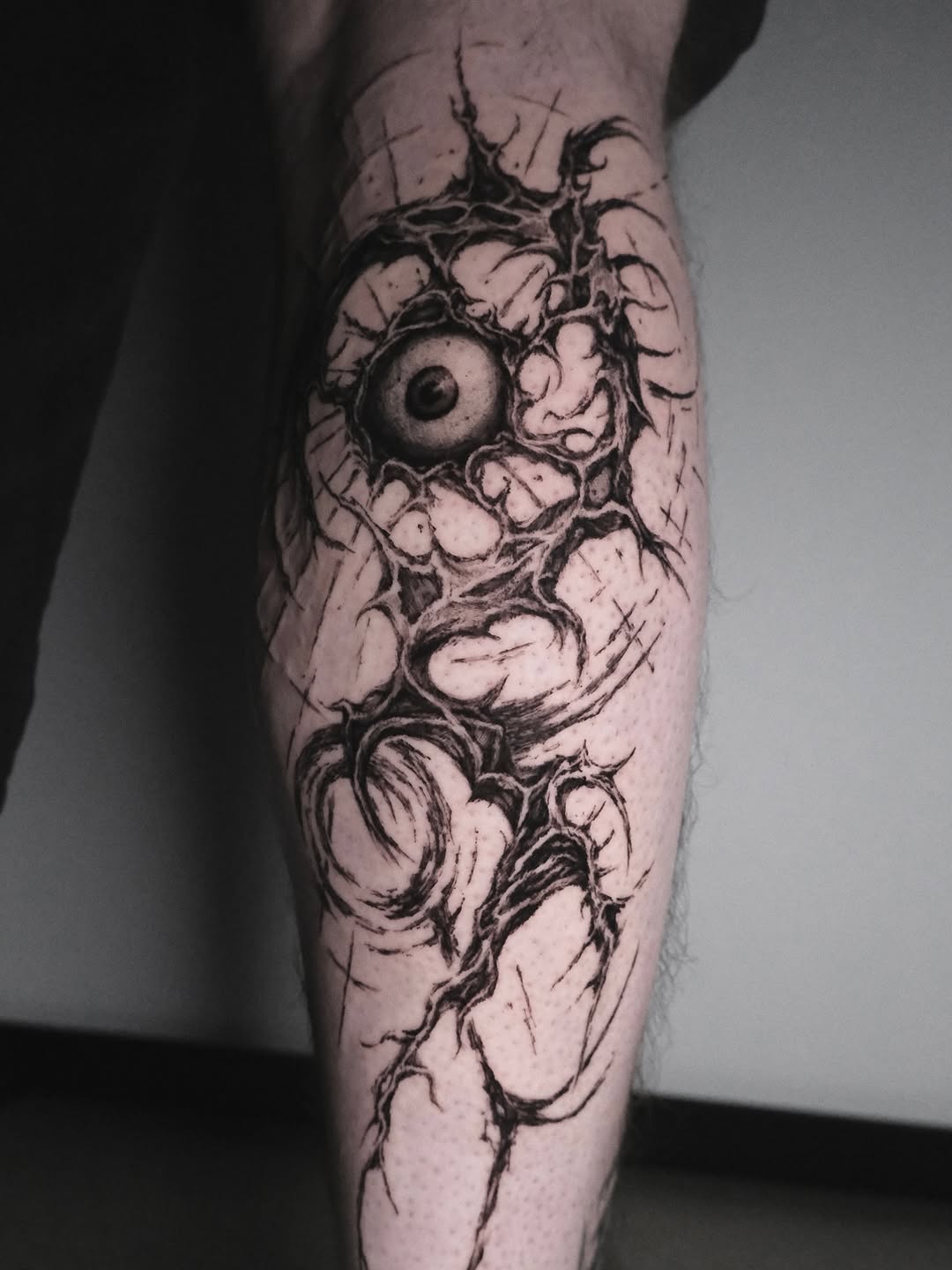 Tattoo by @hanakaki_tattoos โ blackwork