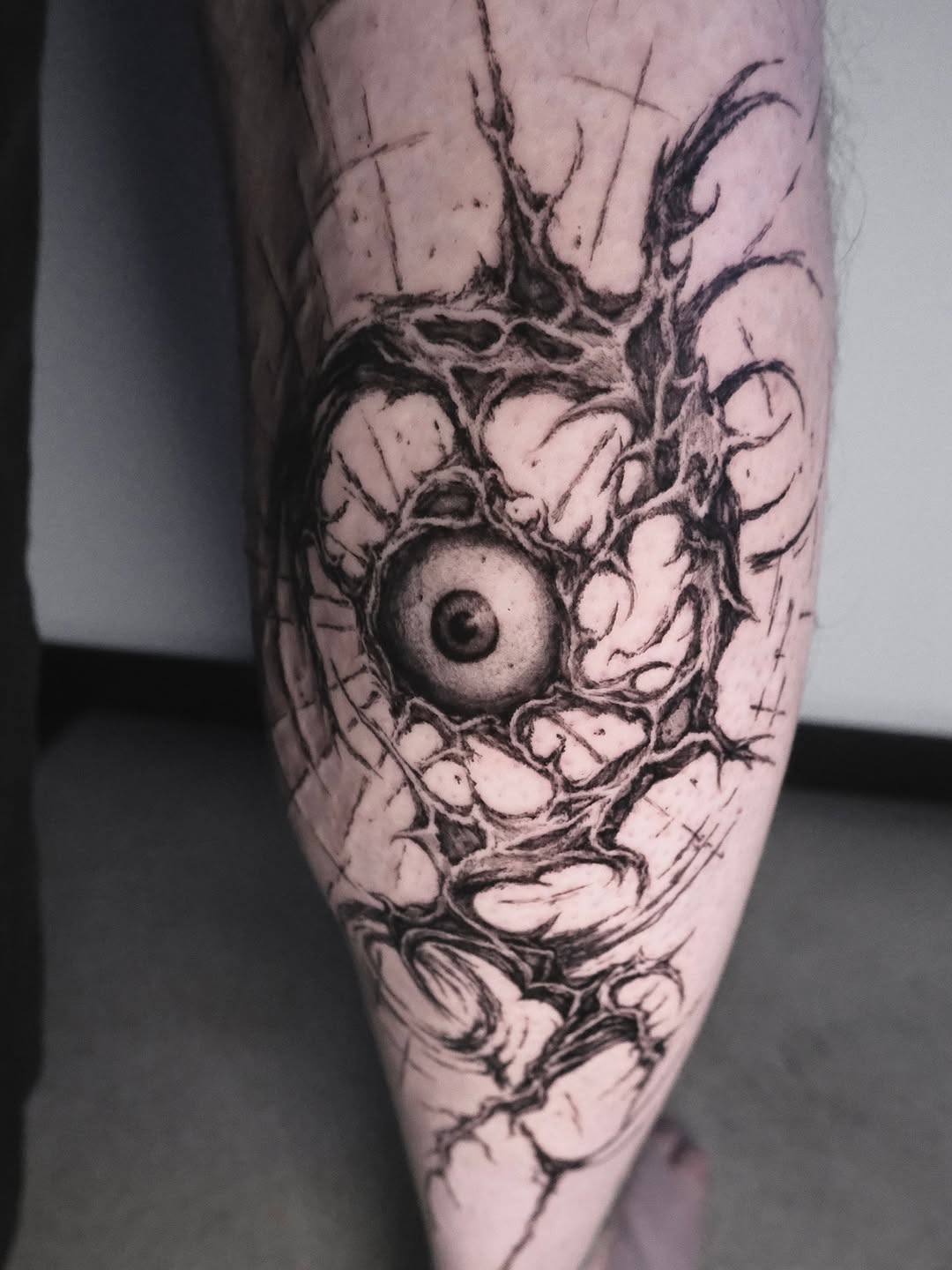Tattoo by @hanakaki_tattoos โ blackwork