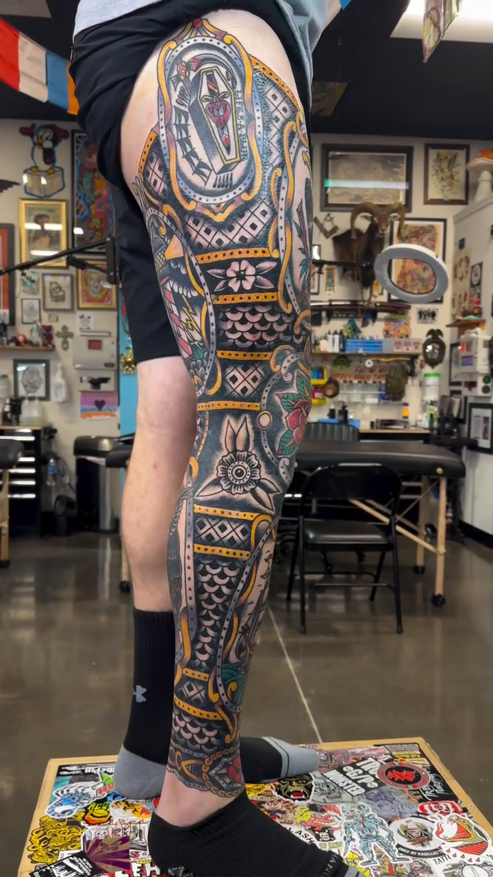 Tattoo by @hellboundhawktattoos โ japanese_irezumi, blackwork