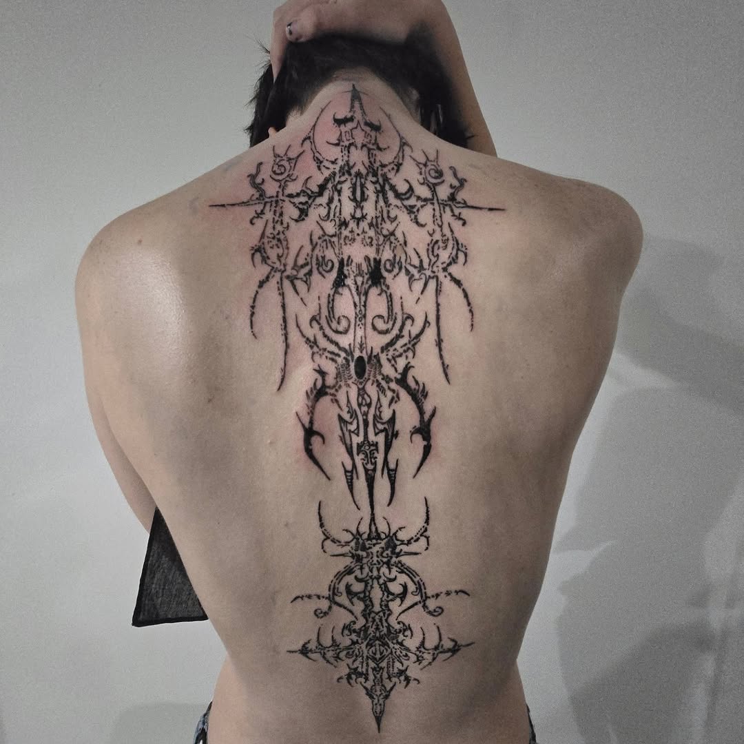 Tattoo by @mach1ne___ β blackwork