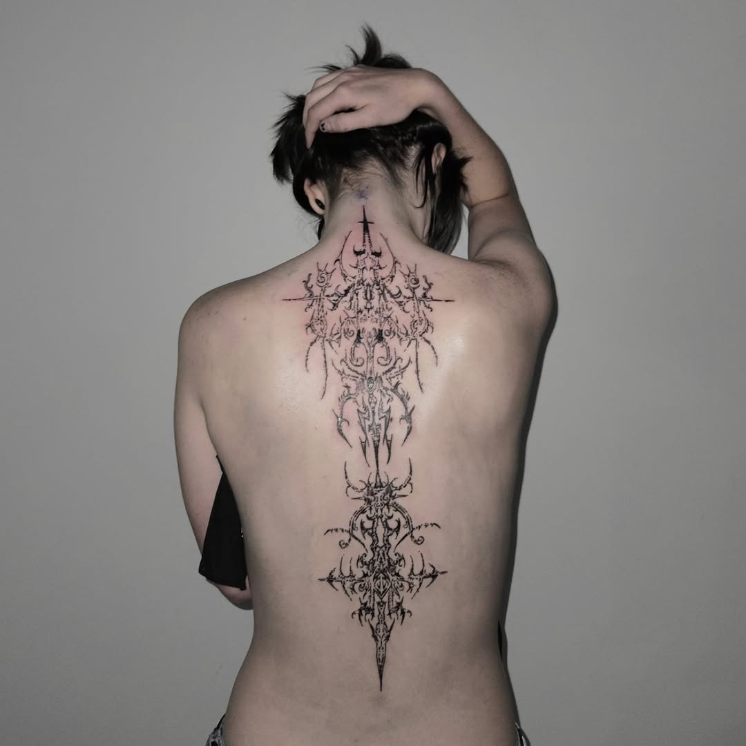 Tattoo by @mach1ne___ β blackwork