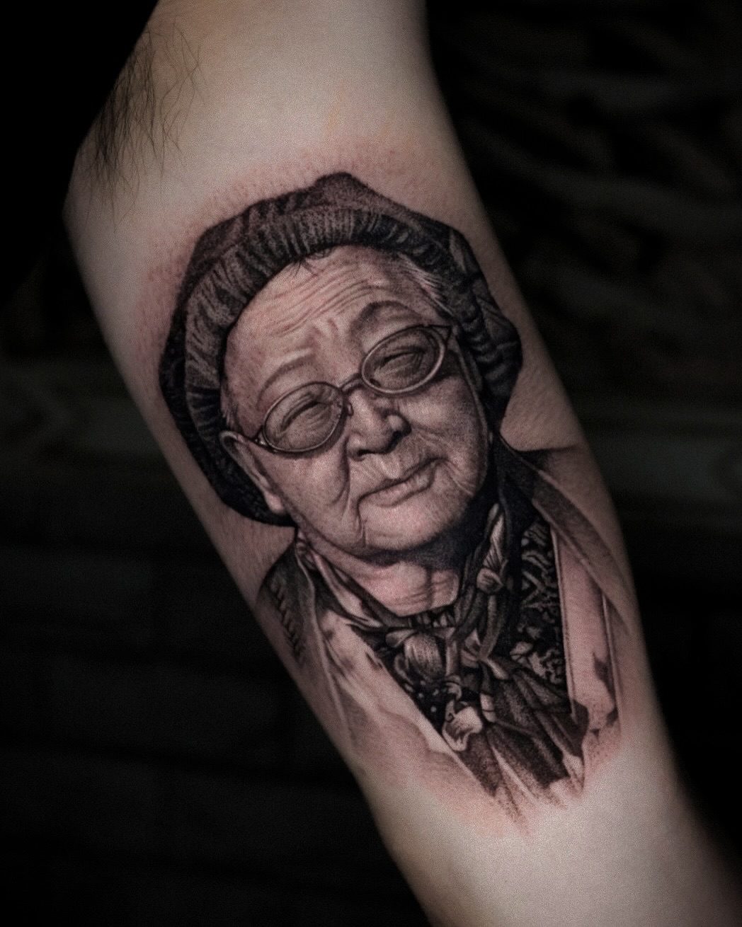 Tattoo by @linyurentattoo — realism, black_and_grey