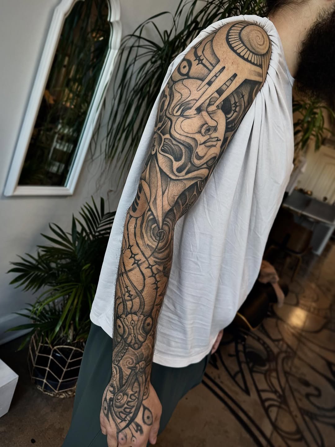 Tattoo by @samanthacastrovinci — black_and_grey, geometric