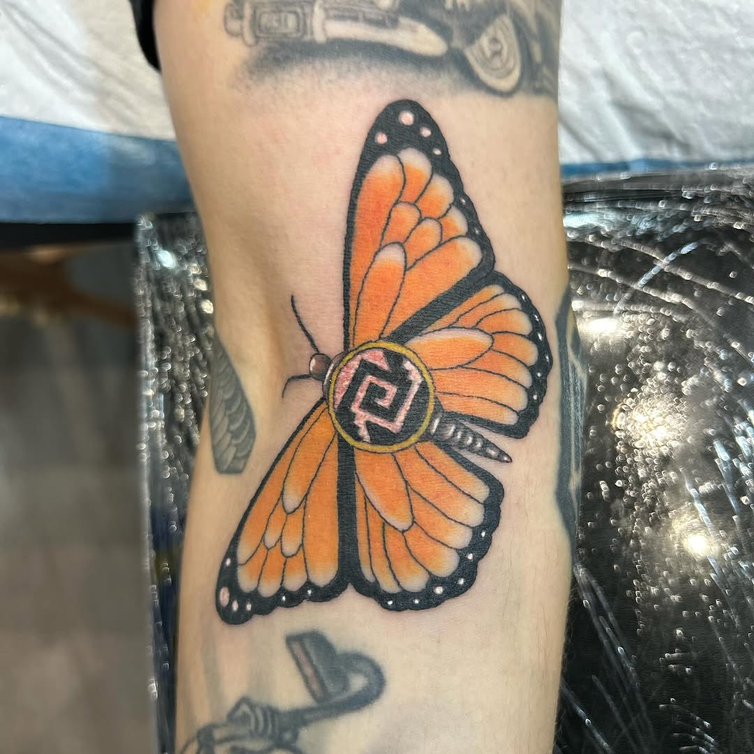 Tattoo by @el_misft โ illustrative, geometric
