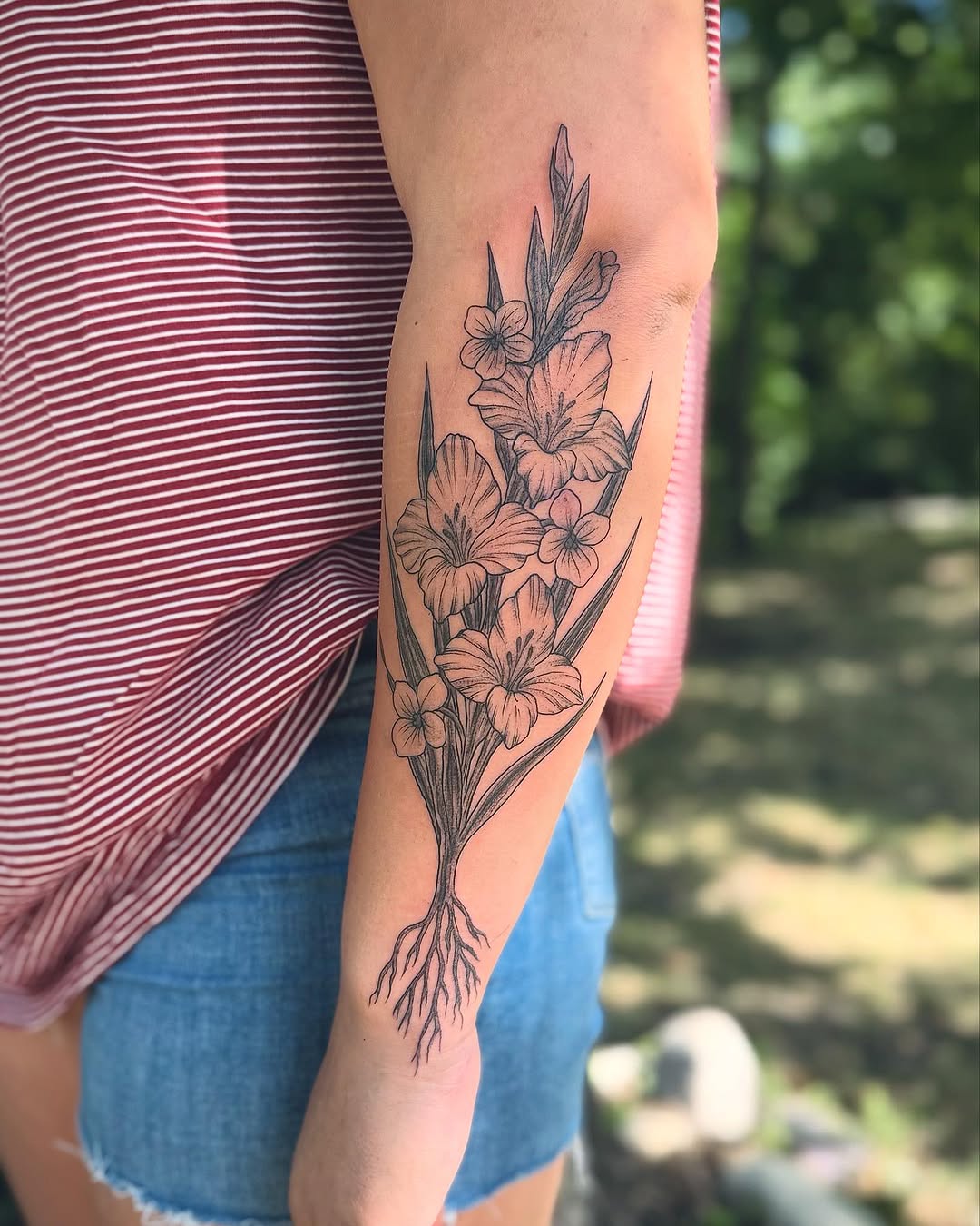 Tattoo by @astrearomerotattoos β fine_line, black_and_grey