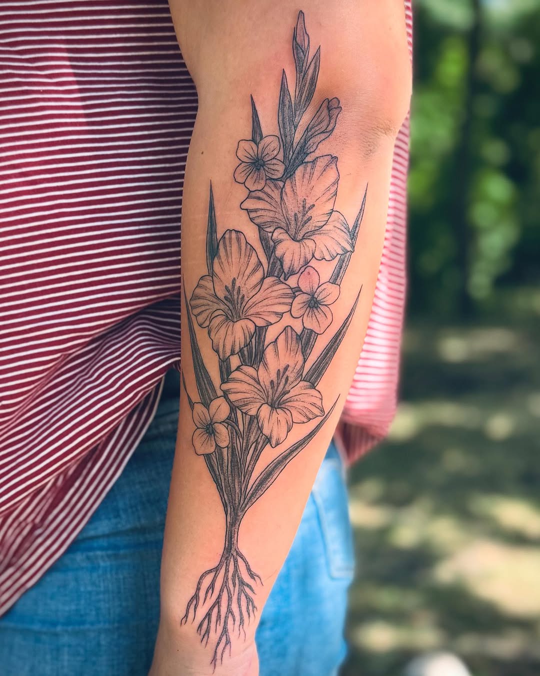 Tattoo by @astrearomerotattoos β black_and_grey, fine_line
